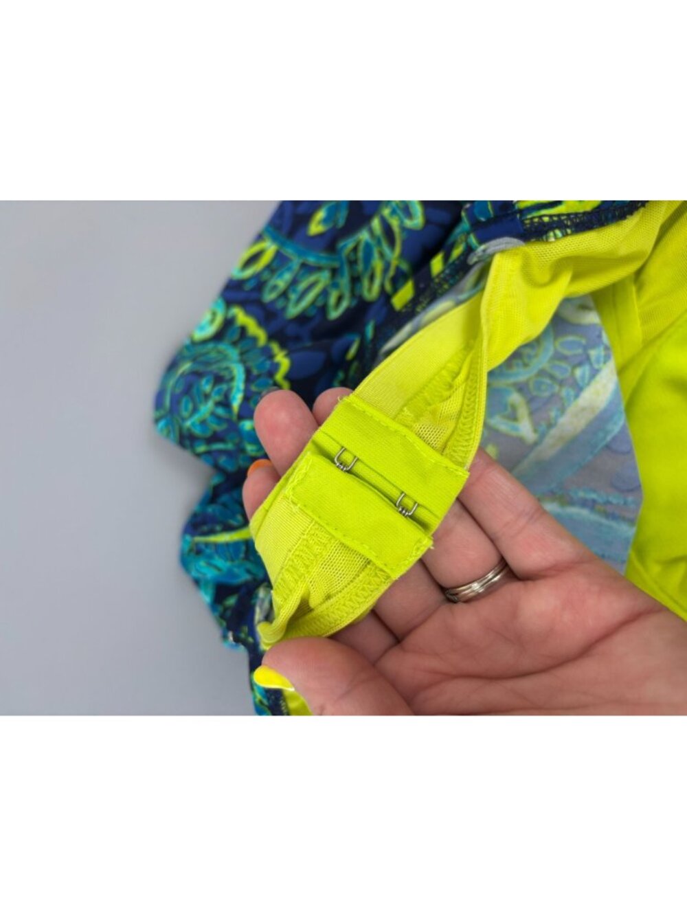Title Nine womens 36C blue green paisley tankini swim top built in bra underwire - Picture 5 of 5